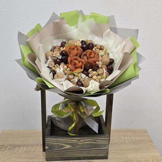 Dried fruits and nuts