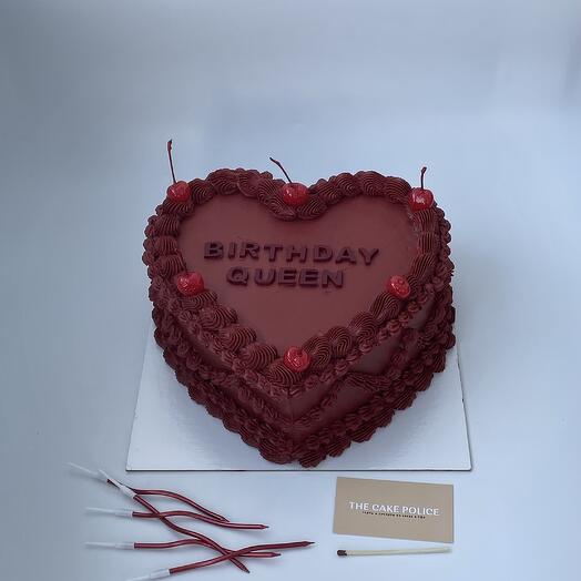 Торт-сердце «BIRTHDAY QUEEN»