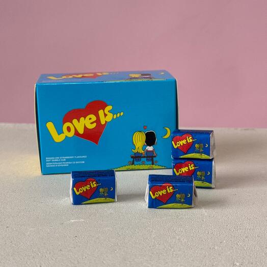 Коробочка жвачки love is (20шт; вкус банан и клубника)