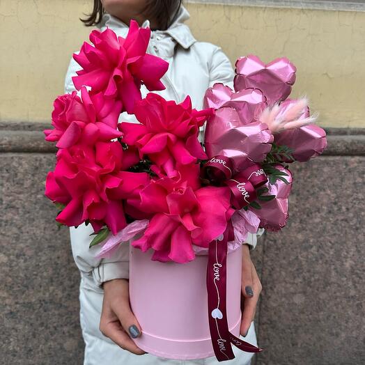 Авторская Оригинальная Композиция из Французской Розы и Шаров