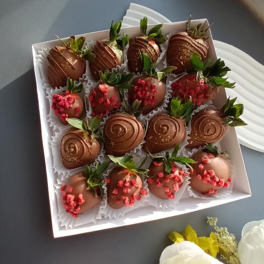 Клубника в шоколаде 16 шт