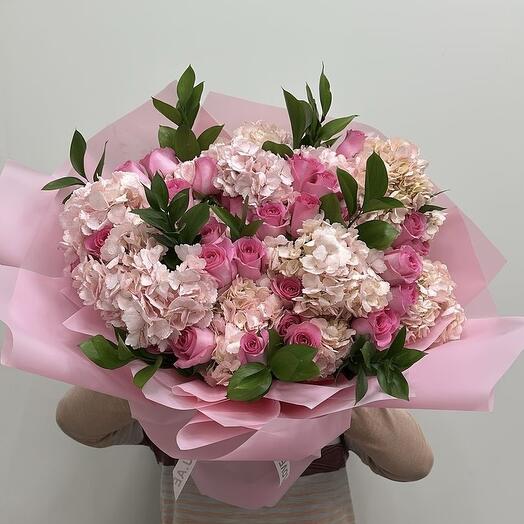 Hydrangeas pink and roses