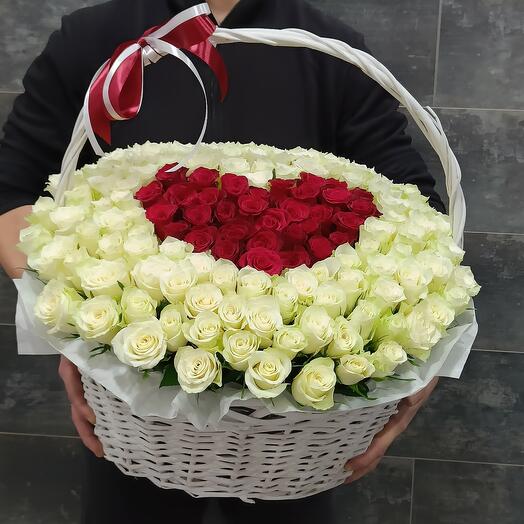 Корзина с розами 151