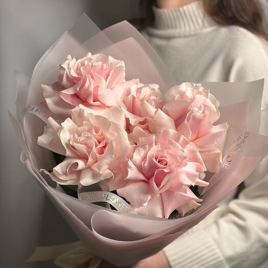 Hermoso ramo de 5 rosas francesas