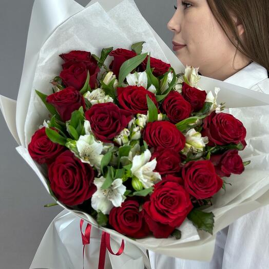 Bouquet with rose and Alstroemeria