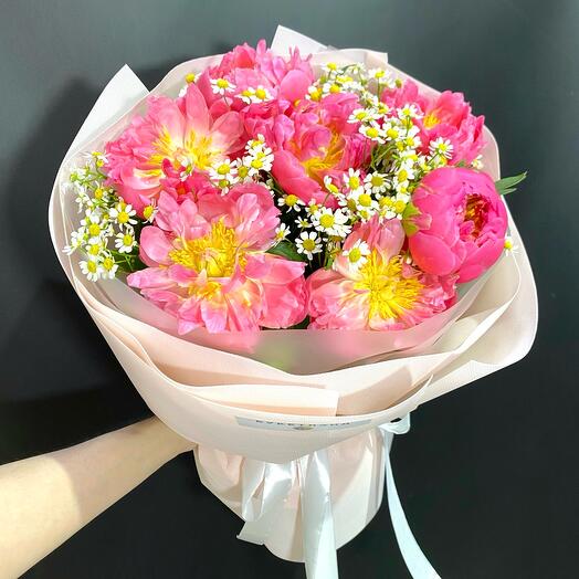 Bouquet of 7 peonies "Formula of happiness"