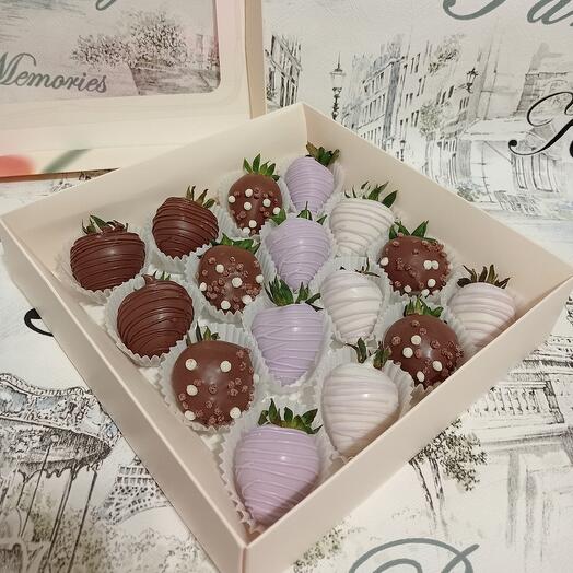 Клубника в шоколаде Романтика 16 шт