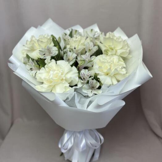 Ramo de rosa francesa blanca y alstroemeria