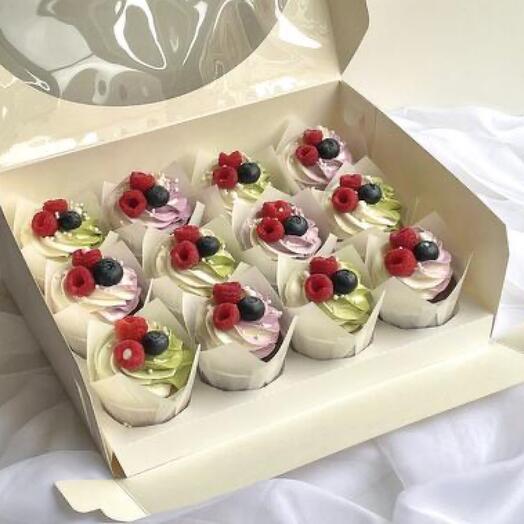 Капкейки 12 шт с малиной и голубикой