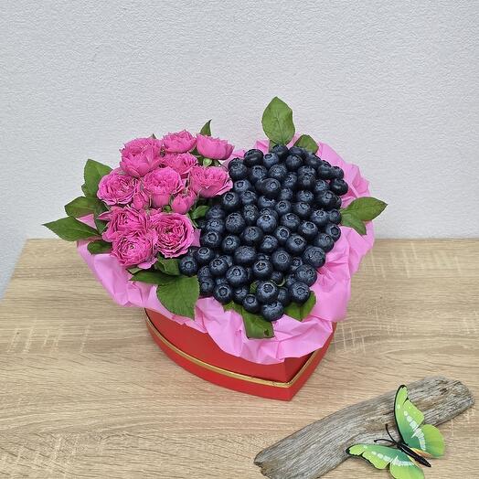 Цветы и голубика