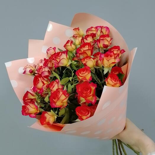 Моно из 7 кустовых роз