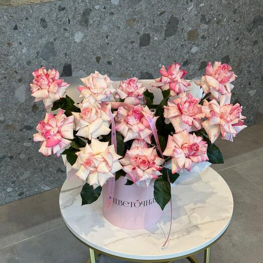 Нежный моно-букет с французскими розами в коробке