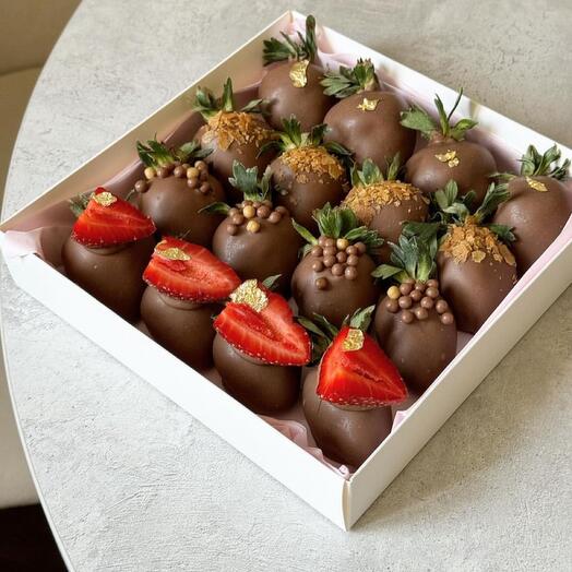 Клубника в шоколаде «Berry Sweet BOX»