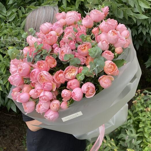 Шикарный букет из кустовой розы Джульетта😍