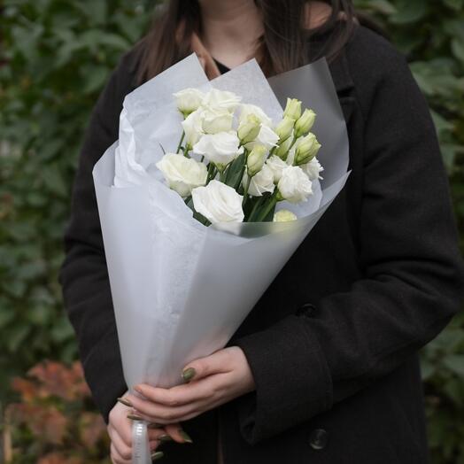 Монобукет 3 белые эустомы (лизиантус)