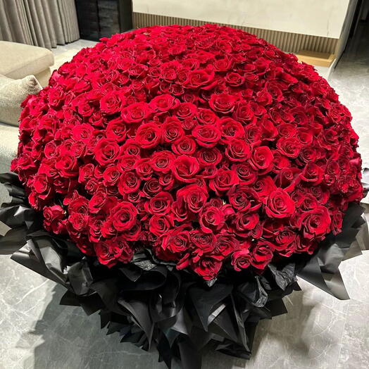 100 Roses XL Size Luxury Bouquet