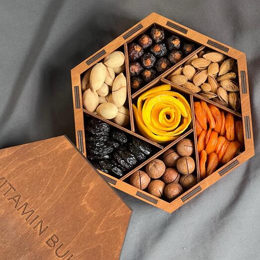 Бокс из сухофруктов