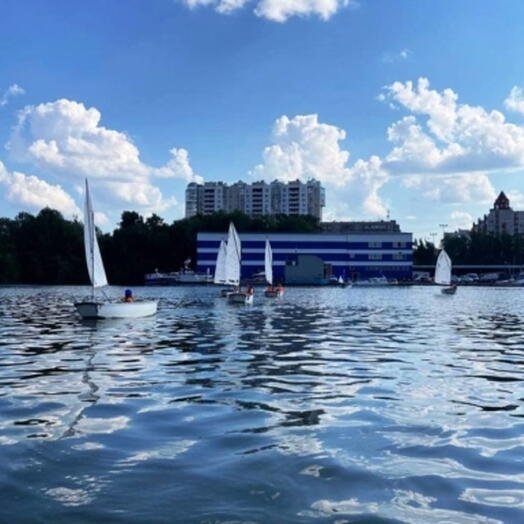 Подарочный сертификат «Обучение в школе парусного спорта для взрослых и детей» (Пакет 2, 1 чел (права на катер))