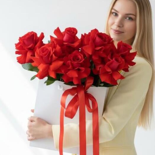 7 французских роз в крафт пакете