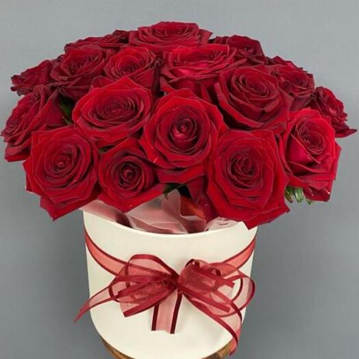 Композиция в коробке из 25 красных роз+🎁