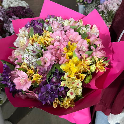 Красуня! 19 альстромерій 💐 💐 більше живих квітів і менше обгортки порожній
