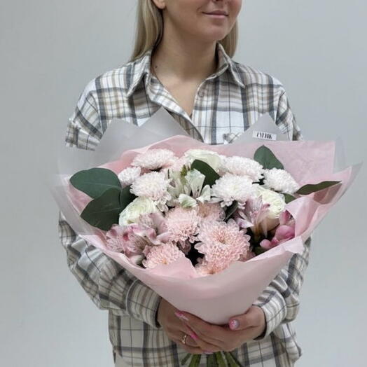 Сборный букет с хризантемой и альстромерией