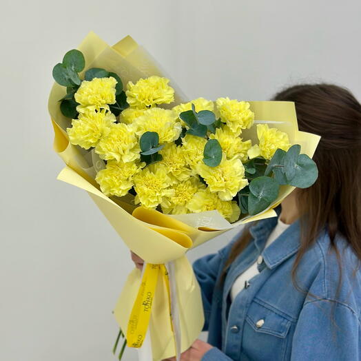 Солнечные диантусы с эвкалиптом