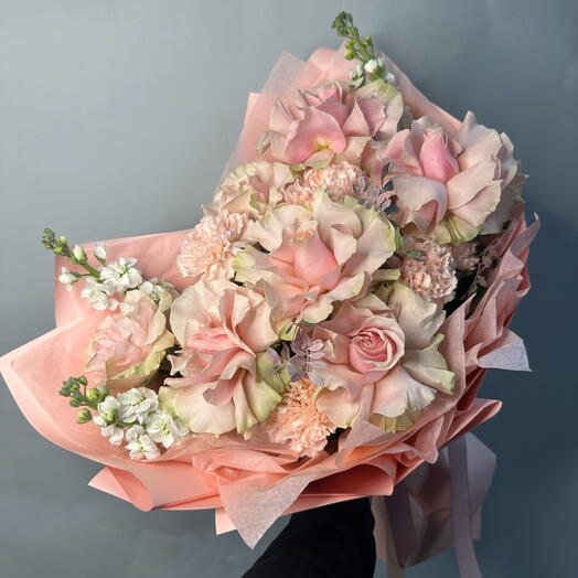 «Нежный рассвет» большой розовый букет из французских роз