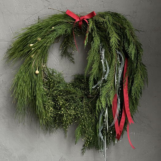 Новогодний венок из хвои
