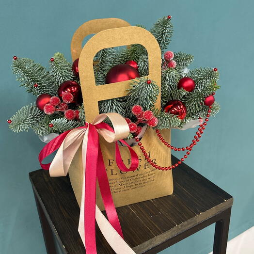 Крафтовая сумочка с нобилисом и игрушками