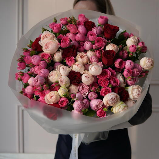 Букет микс пионовидных кустовых роз