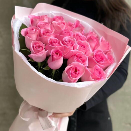 25 розовых роз 60 см
