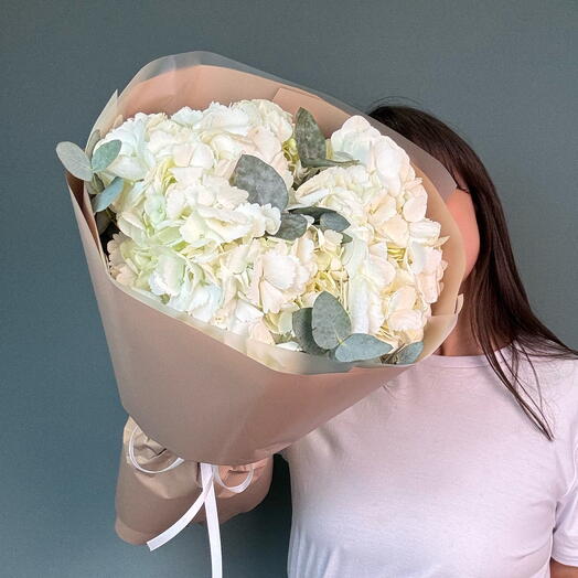 Моно-букет из белой гортензии