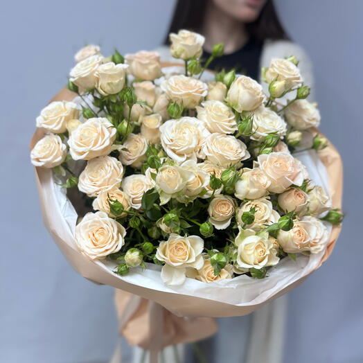 Кустовые пионовидные розы Sofie ( 9 веток)