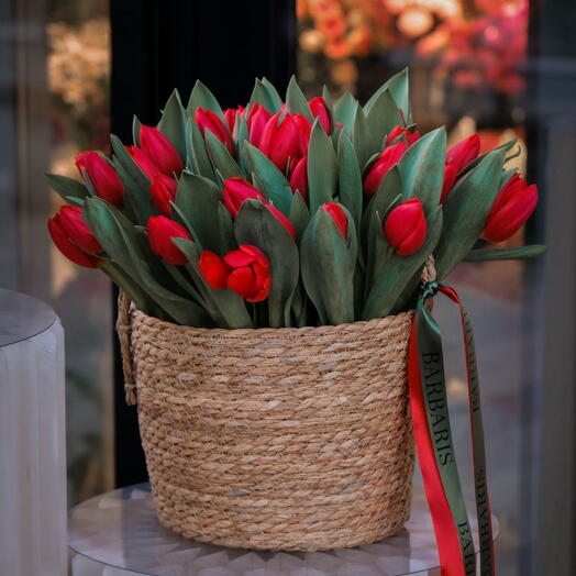 Корзина с цветами тюльпан 😍️️