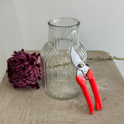 Ваза и секатор