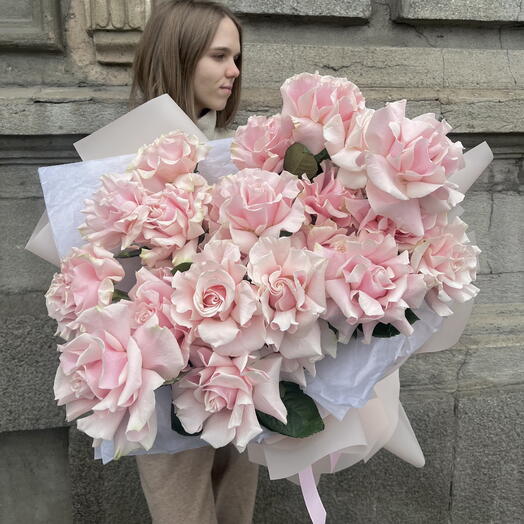 Шикарный букет из 25 нежных французских роз (139)