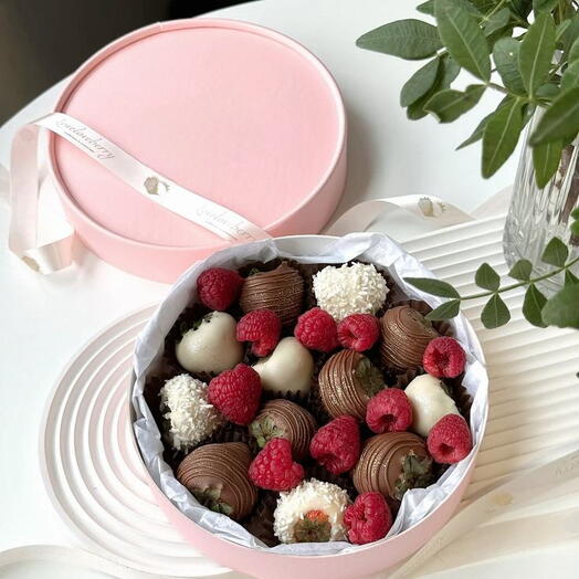 Клубника в шоколаде.️