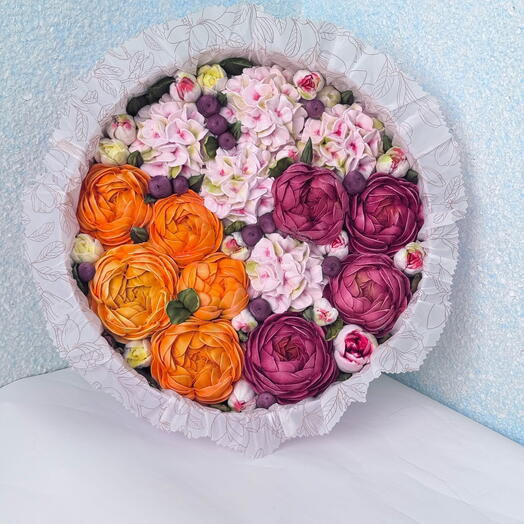 Gift box with marshmallow flowers