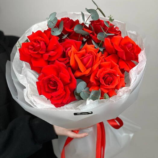 Моно-букет из розы Nina с эвкалиптом