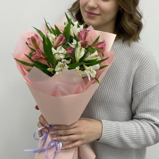 Букет из 5 альстромерий