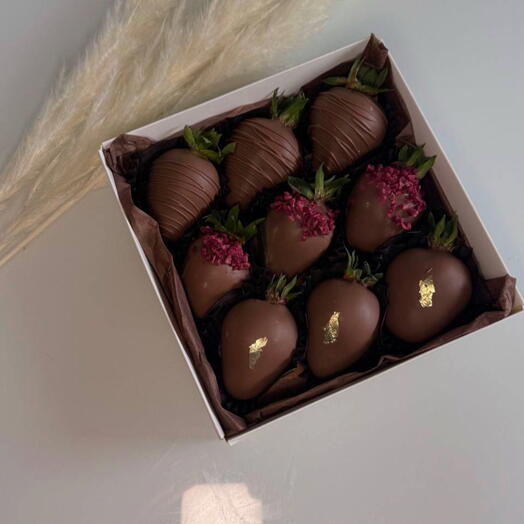 набор из 9шт клубники
в шоколаде