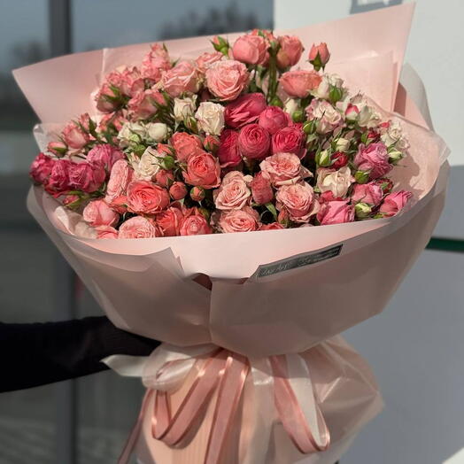Букет из кустовых роз