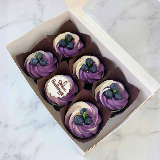 Капкейки в бело-фиолетовом оформлении "Happy birthday" (6 штук)
