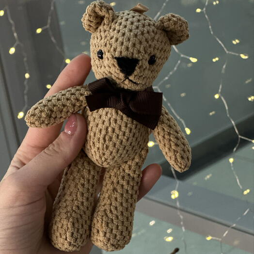 Вязаная игрушка медведь коричневый брелок