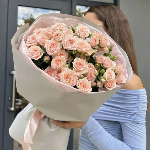 Букет из кустовых роз