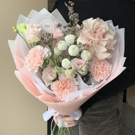 Нежный букет «Конфетти»🌸 с французской розой, нежными диантусами, махровой эустомой, хризантемой и лимониумом