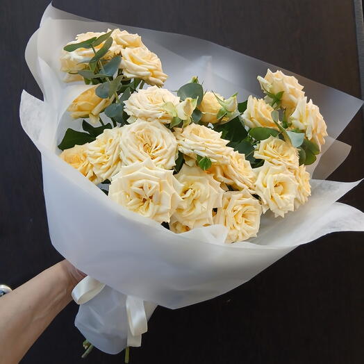 Букет из кустовых роз с эвкалиптом,5шт.
Bукетная s