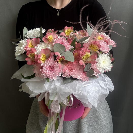 Цветы в коробке садовый букет нежный 💐