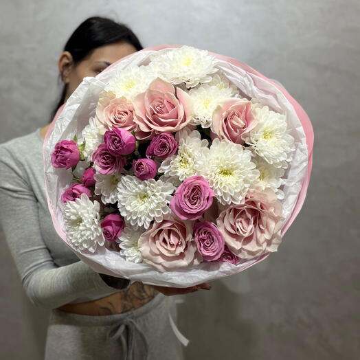 Сборный Букет с розовыми розами🤍🌸